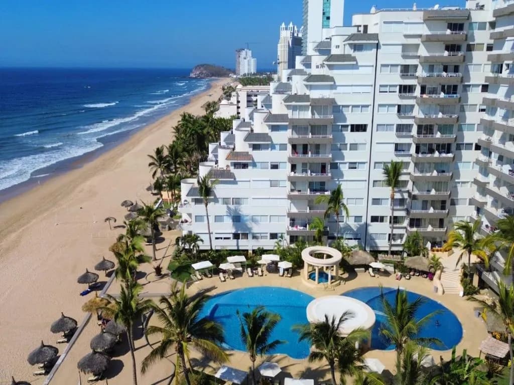CONDO DE PLAYA CON AMENIDADES DE LUJO - Foto 1