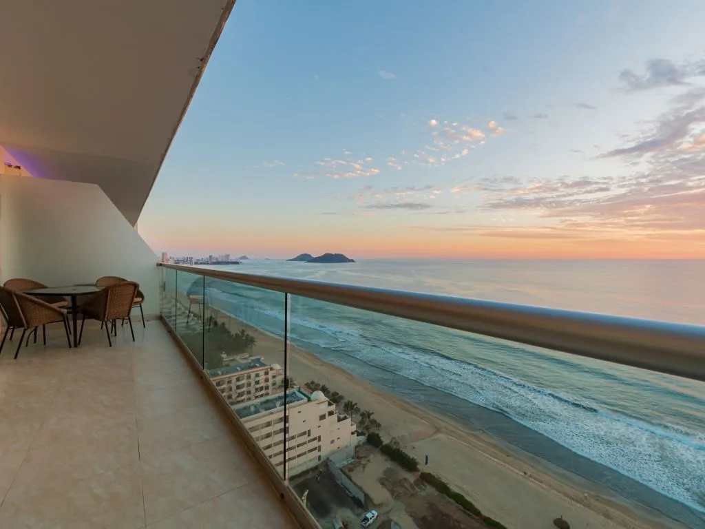 Elegancia Junto al Mar; Exquisita Residencia en Venta en Torre Peninsula - Foto 1