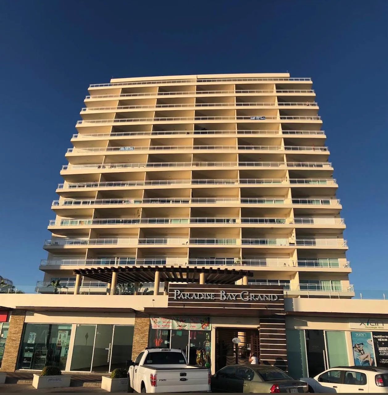 PARADISE BAY GRAND CONDO