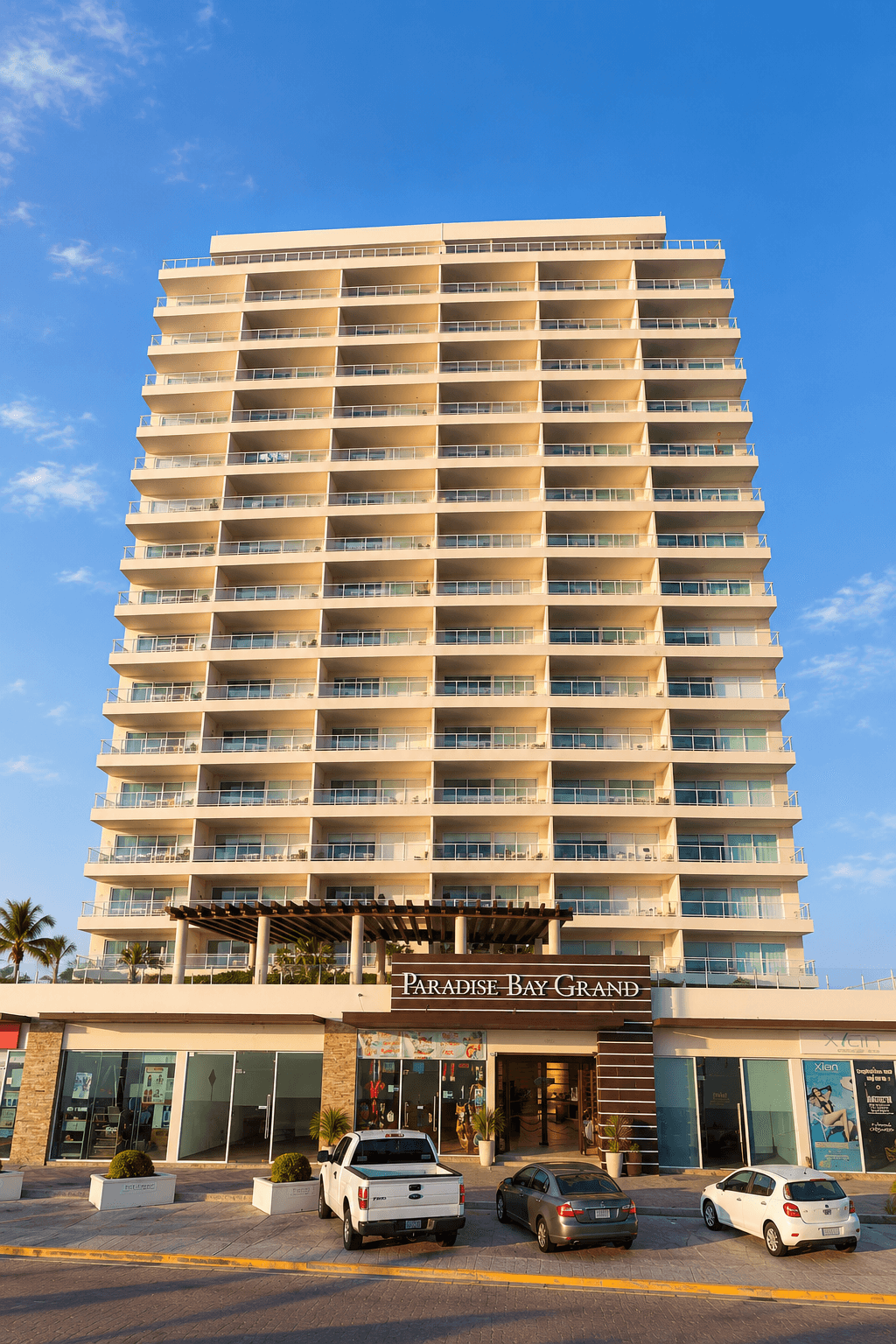 PARADISE BAY GRAND CONDO