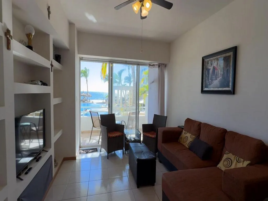 CONDOMINIO DE DOS RECAMARAS FRENTE AL MAR - Foto 2