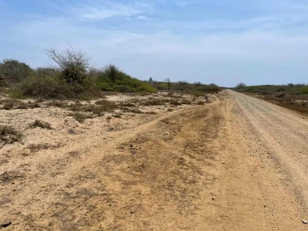 TERRENO CON VISTA AL MAR CERCA DE AGUA VERDE - Foto 4