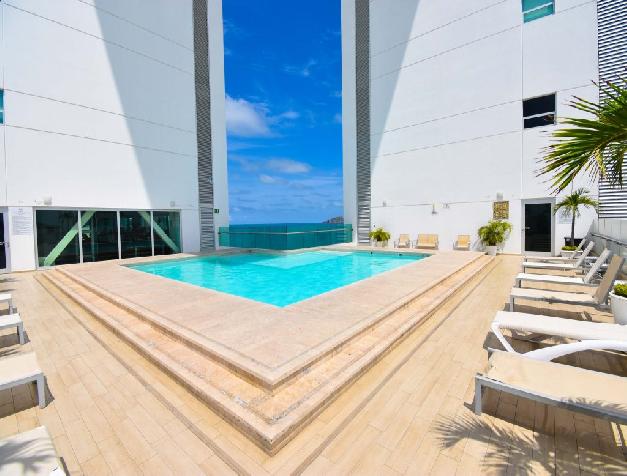 Live by the Ocean at Torre EME! 